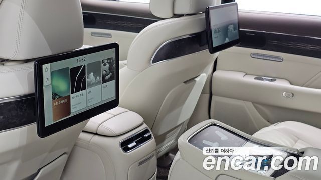 Genesis G90 2022 — photo 28