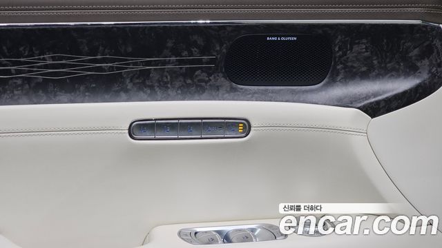 Genesis G90 2022 — photo 36
