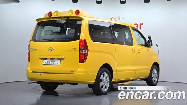 Hyundai Starex 2017 — photo 2