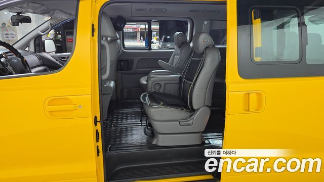 Hyundai Starex 2017 — photo 11