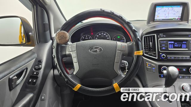 Hyundai Starex 2017 — photo 13