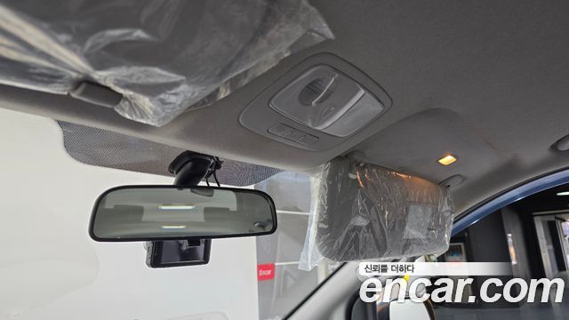 Hyundai Starex 2017 — photo 16