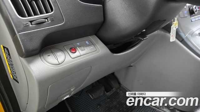 Hyundai Starex 2017 — photo 17