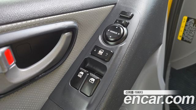 Hyundai Starex 2017 — photo 18
