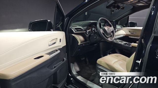 Toyota Sienna 2024 — photo 13