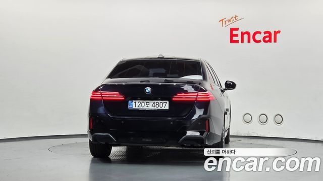 BMW 5-Series 2024 — photo 4