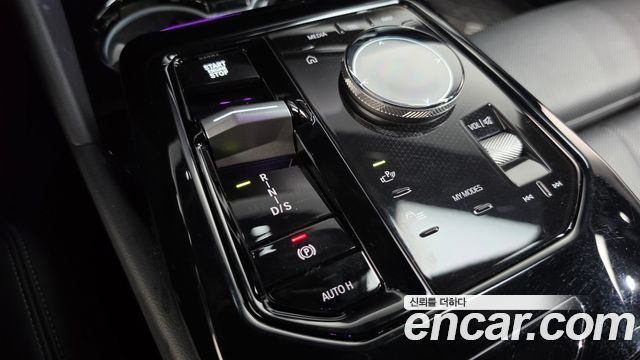 BMW 5-Series 2024 — photo 12