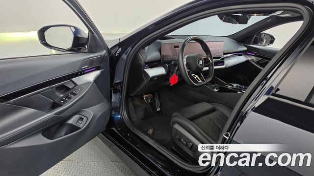 BMW 5-Series 2024 — photo 13