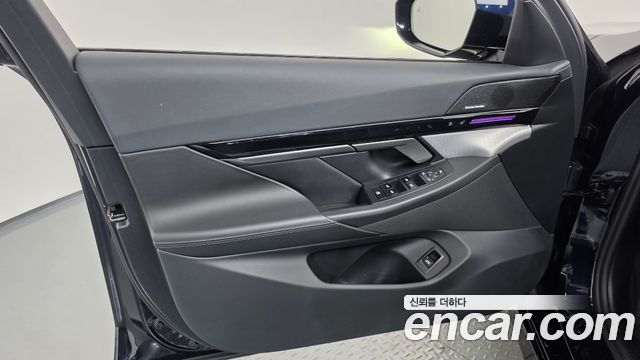 BMW 5-Series 2024 — photo 14