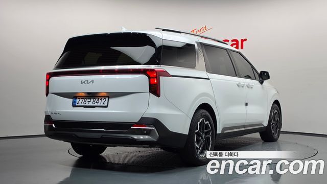 Kia Canival 2024 — photo 2
