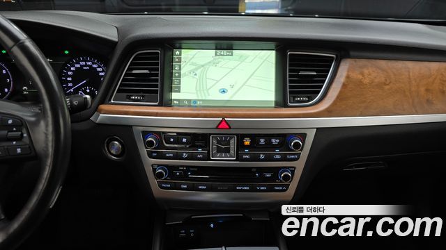 Genesis G80 2017 — photo 19