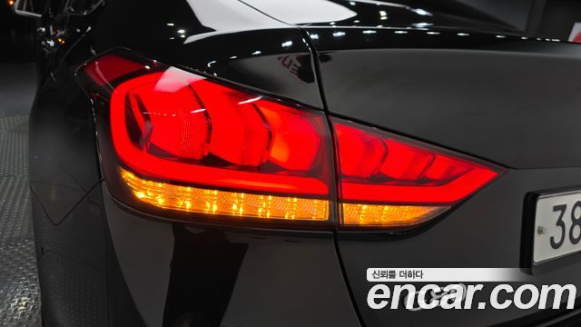 Genesis G80 2017 — photo 9
