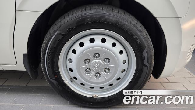Hyundai Staria 2023 — photo 7
