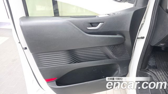 Hyundai Staria 2023 — photo 14