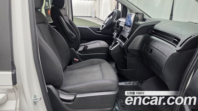 Hyundai Staria 2023 — photo 16