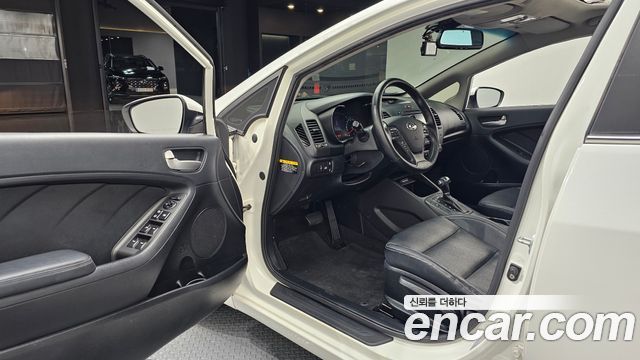 Kia K3 2014 — photo 10