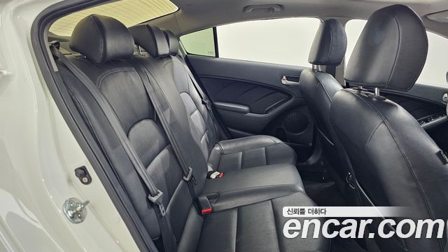 Kia K3 2014 — photo 12