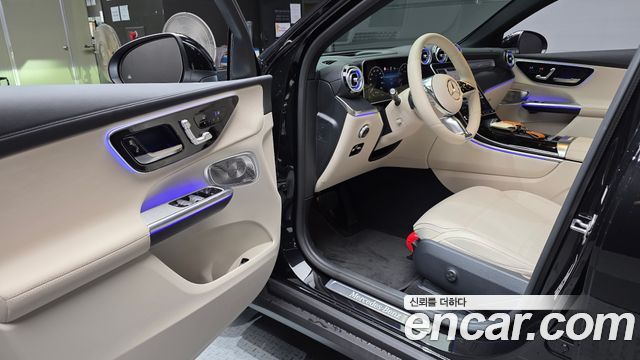Mercedes-Benz GLC-Class 2026 — photo 13
