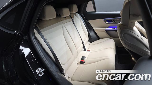 Mercedes-Benz GLC-Class 2026 — photo 17