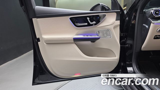 Mercedes-Benz GLC-Class 2026 — photo 14
