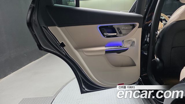 Mercedes-Benz GLC-Class 2026 — photo 15