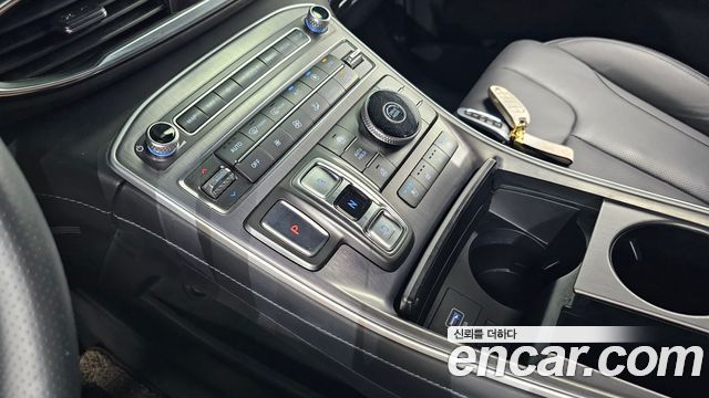 Hyundai Santafe 2021 — photo 12