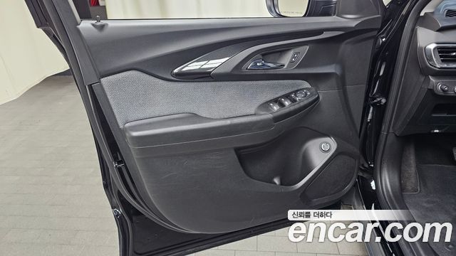 Chevrolet Korea Trailblazer 2022 — photo 14