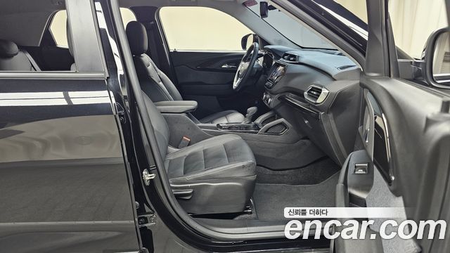 Chevrolet Korea Trailblazer 2022 — photo 16