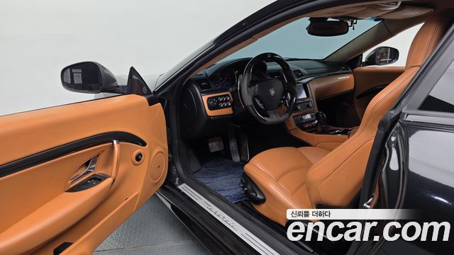 Maserati GranTurismo 2015 — photo 10