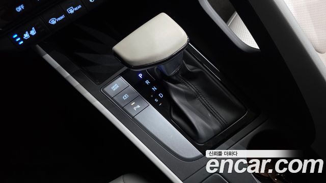 Hyundai AVANTE 2021 — photo 12