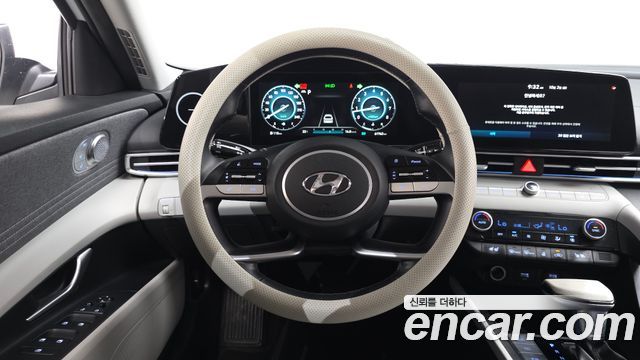 Hyundai AVANTE 2021 — photo 19