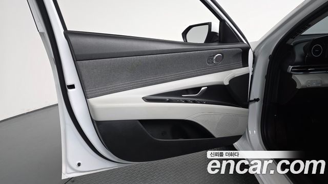 Hyundai AVANTE 2021 — photo 14