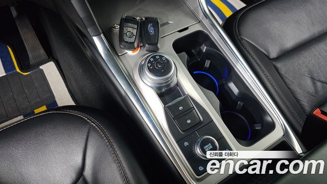 Ford Explorer 2021 — photo 9