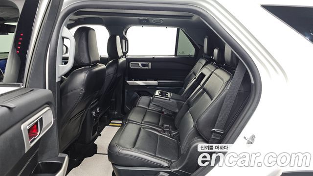 Ford Explorer 2021 — photo 11