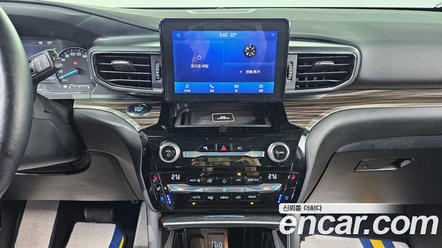 Ford Explorer 2021 — photo 16