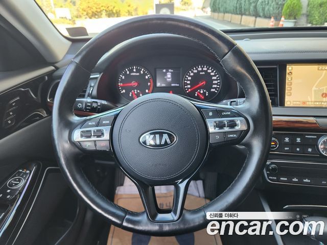 Kia K7 2016 — photo 13
