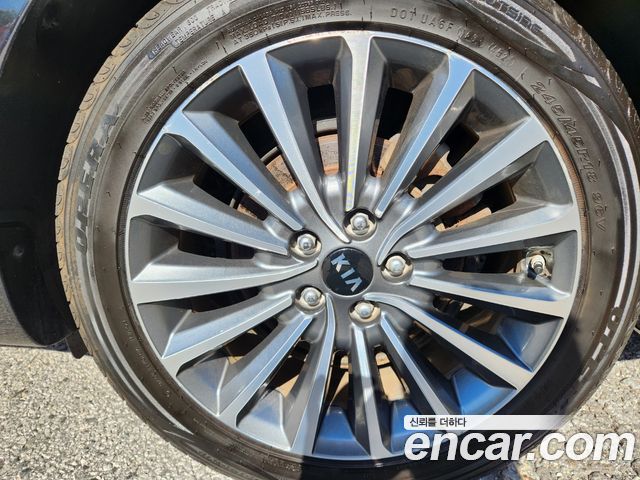 Kia K7 2016 — photo 18