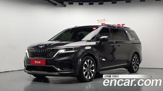 Kia Canival 2023 — photo 1