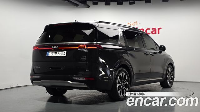 Kia Canival 2023 — photo 2