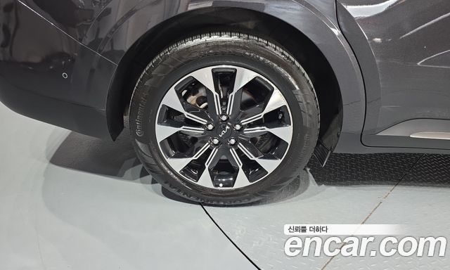 Kia Canival 2023 — photo 5