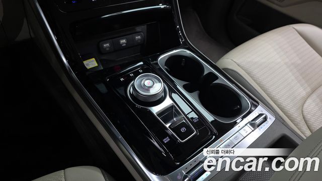 Kia Canival 2023 — photo 9