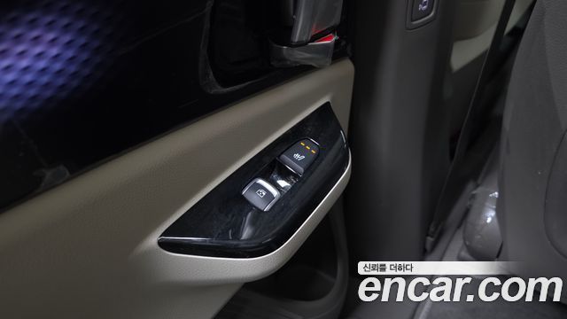 Kia Canival 2023 — photo 19
