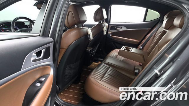 Genesis G70 2020 — photo 11