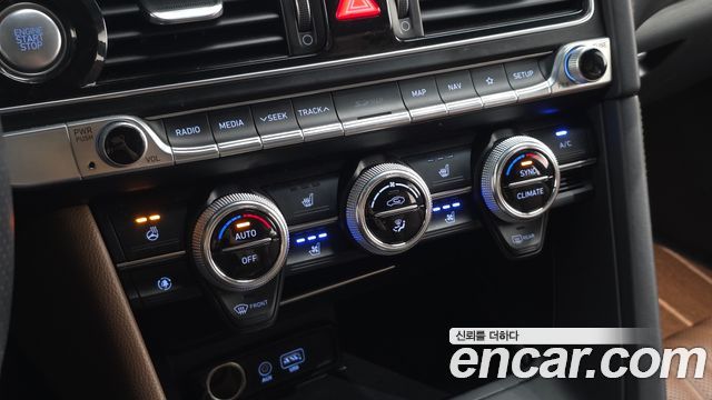 Genesis G70 2020 — photo 19