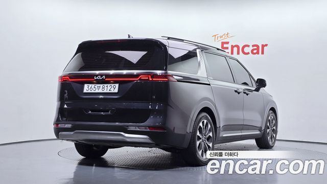 Kia Canival 2022 — photo 2