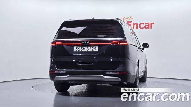 Kia Canival 2022 — photo 4