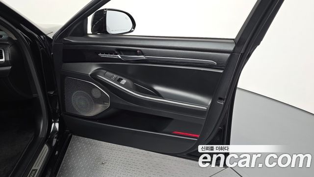 Genesis EQ900 2016 — photo 14