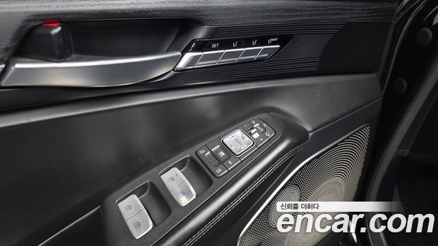 Genesis EQ900 2016 — photo 28