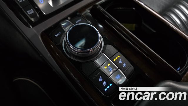 Genesis EQ900 2016 — photo 30