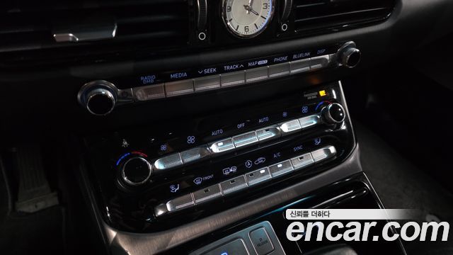 Genesis EQ900 2016 — photo 31